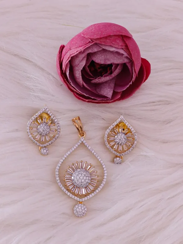 American_Diamond_Gold-Toned_Floral_Pendant_Set_With_Earrings