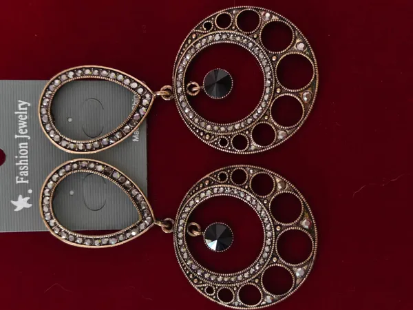 Antique_Gold_Teardrop_Earrings_With_Black_Stone_And_Circular_Pendant
