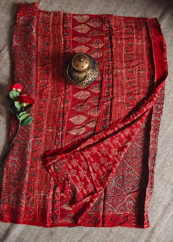 Traditional_Red_Pure_Muslin_Ajrak_Hand_Block_Saree_With_Blouse