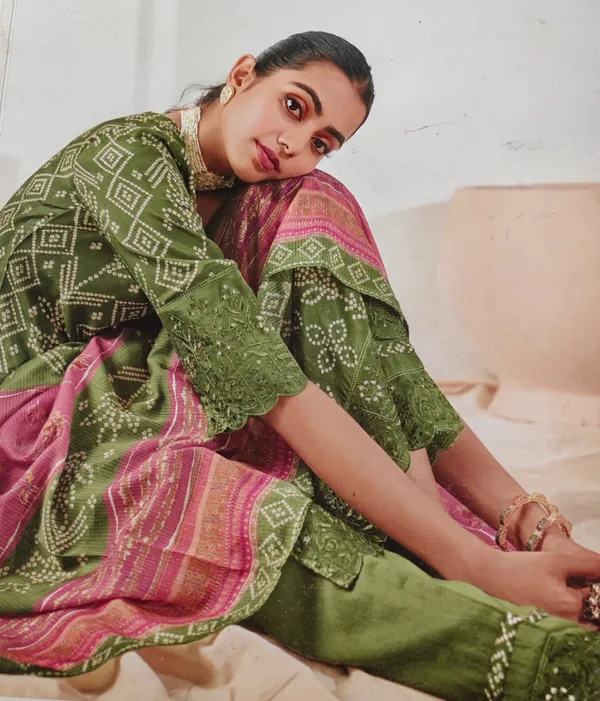 Musiln_Unstitched_Suit_Material_With_Beautiful_Lace_Work