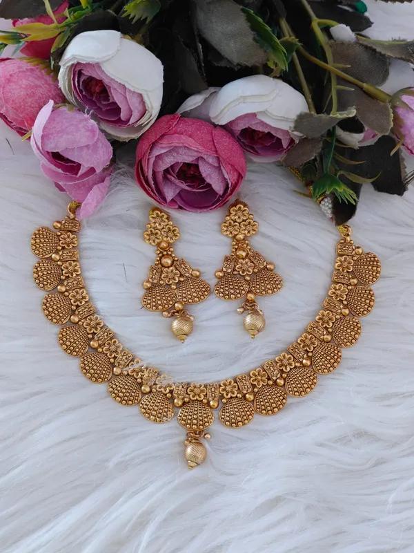 Traditional_Gold-Toned_Temple_Necklace_Set