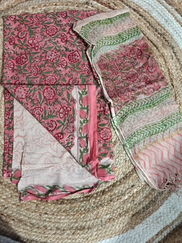 Hand_Block_Printed_Cotton_Unstitched_Suit_Material_With_Kota_Doriya_Floral_Patterns_Dupatta