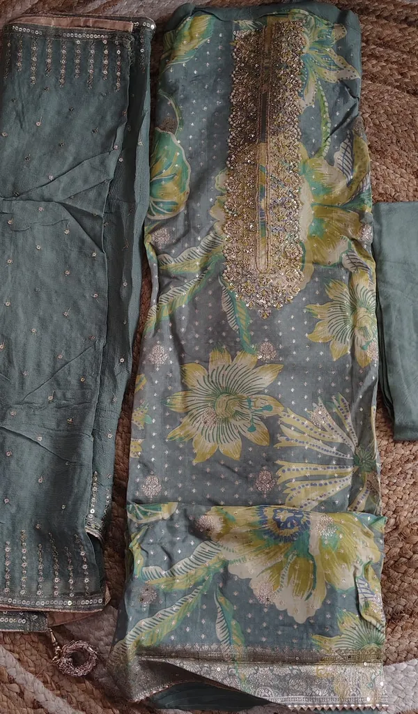 Sage_Green_Floral_Crepe_Suit_Set
