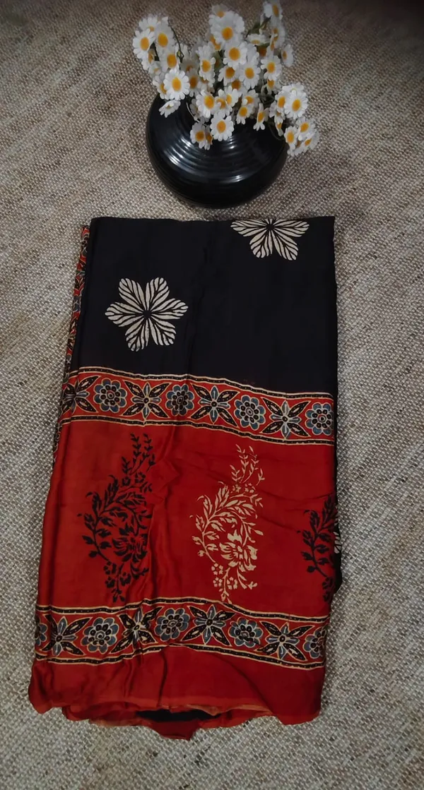 Ajrak_Hand_Block_Pure_Muslin_Slik_Saree_With_Blouse-_Black_&_Maroon
