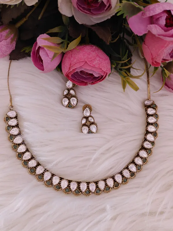 Green-_Kundan_Studded_Jewelry_Set