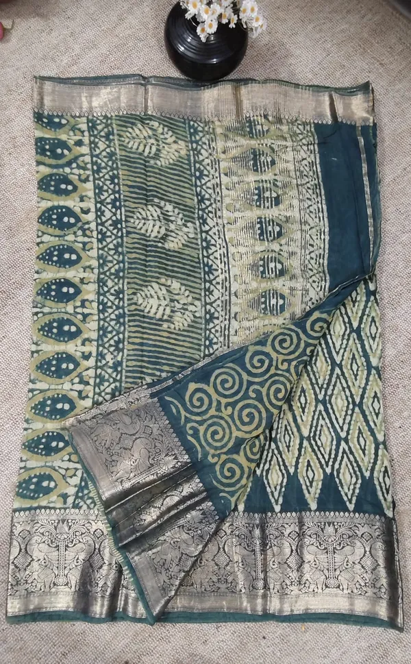 Green_&_Beige_Viscose_Chanderi_Saree_With_Zari_Border