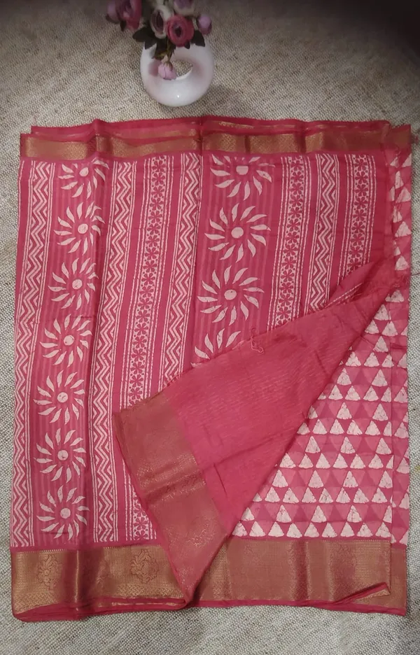 Pink_Triangle_Motif_Traditional_Chanderi_Saree_With_Zari_Border
