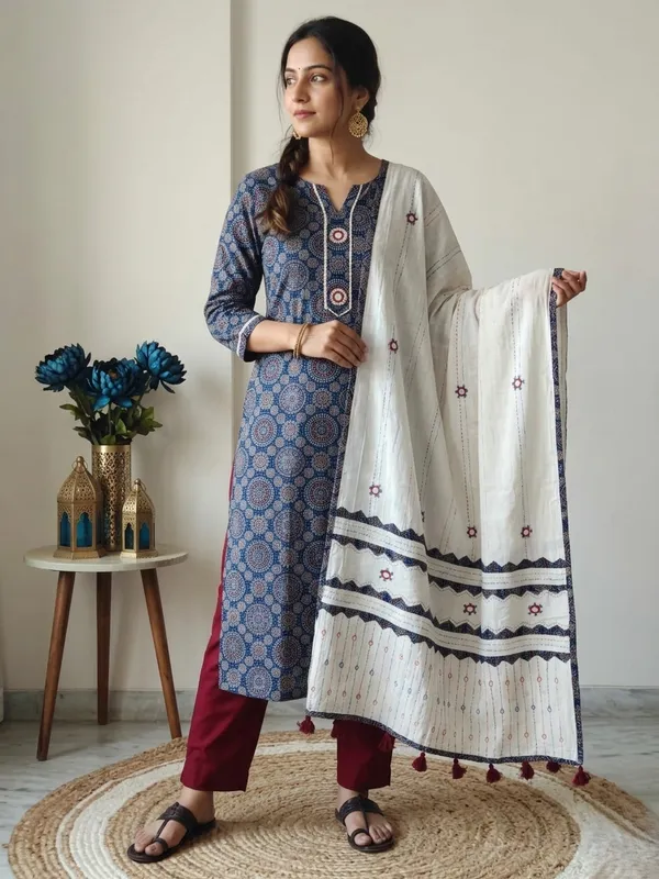 Handblock_Print_Cotton_Unstitched_Suit_Material_With_Aplique_Work_Dupatta_(Blue_And_Maroon)