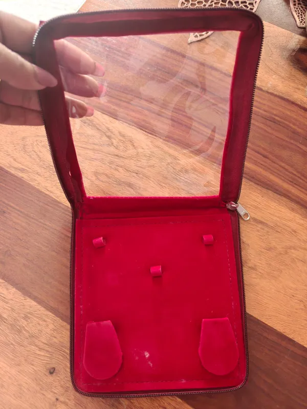 Velvet_Jewelry_Box_Red