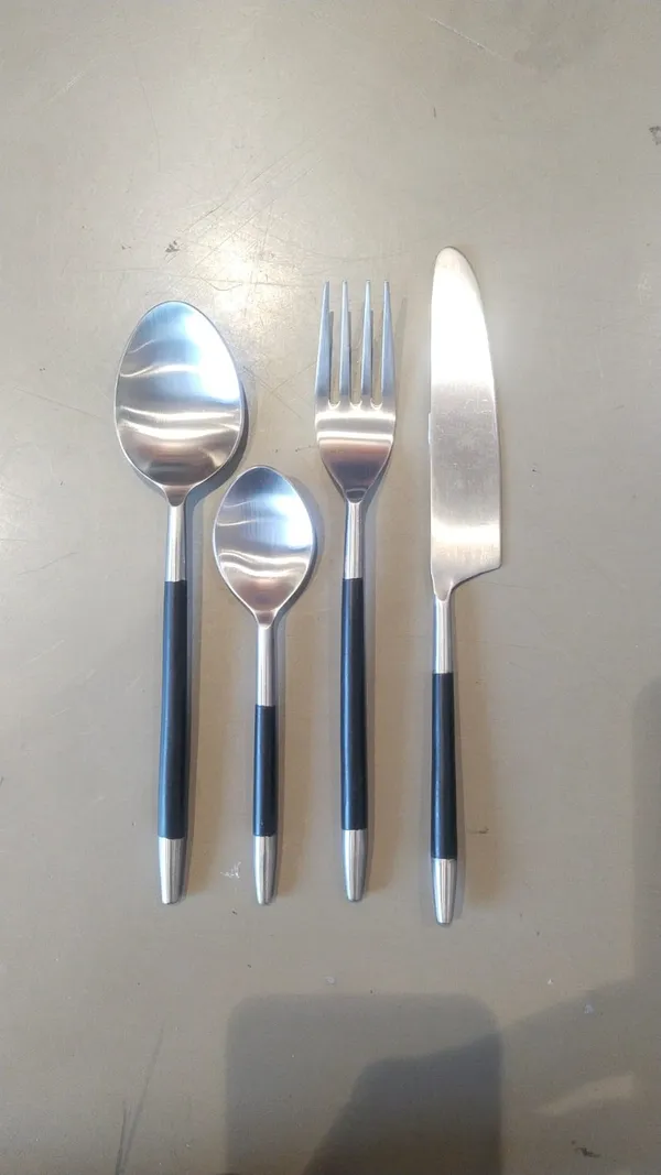 Silver_Cutlery_Set_(_Set_Of_4_)
