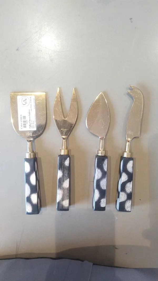 Silver_Cheese_Knife_Set_(_Set_Of_4_)