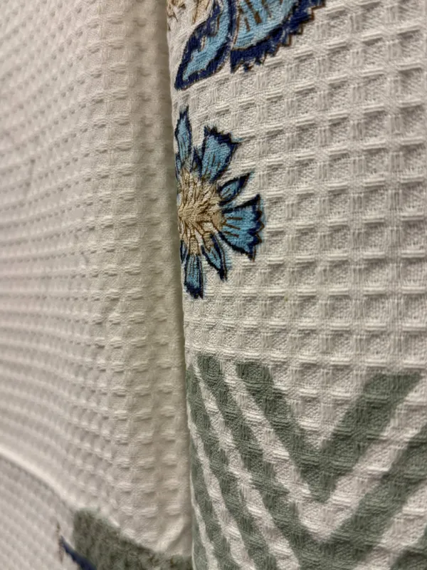 Blue_Daisy_Premium_Waffle_Cotton_Towel_Set_of_3_|_1_Bath_Towel_&_2_Hand_Towels