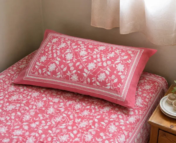 Elegant_Pink_Floral_Printed_Single_Bedsheet_with_Pillow_Cover_|_60_×_90_Inches_|_Soft_Floral_Pattern_Bedsheet