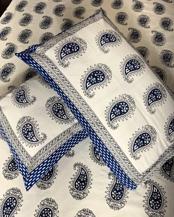 Blue_&_White_Paisley_Cotton_Bedsheet_With_Pillow_Covers_–_Soft_Breathable_Double_Bed_Sheet_Set_|_Traditional_Printed_Bedding
