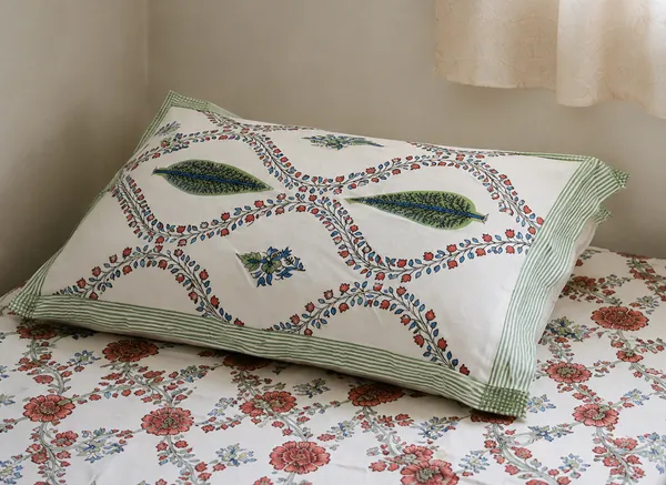 Floral_Garden_Printed_Single_Bedsheet_with_Pillow_Cover_–_60_x_90_Inch