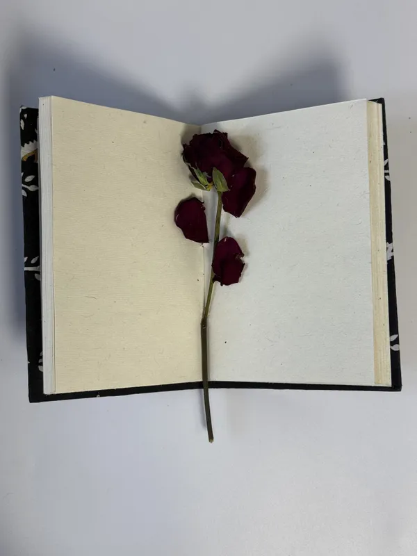 Handmade_Cotton_Fabric_Cover_Diary_–_Aesthetic_Cloth_Bound_Journal_|_Eco-Friendly_Notebook_for_Writing,_Sketching_&_Gifting