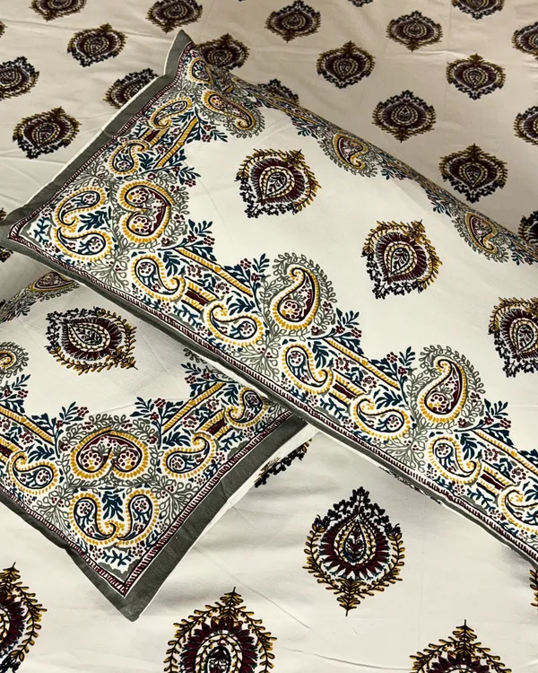 Maharaja_Royal_Paisley_Pure_Cotton_King_Size_Bedsheet_And_Two_Pillow_Covers_(120X120_Inches)