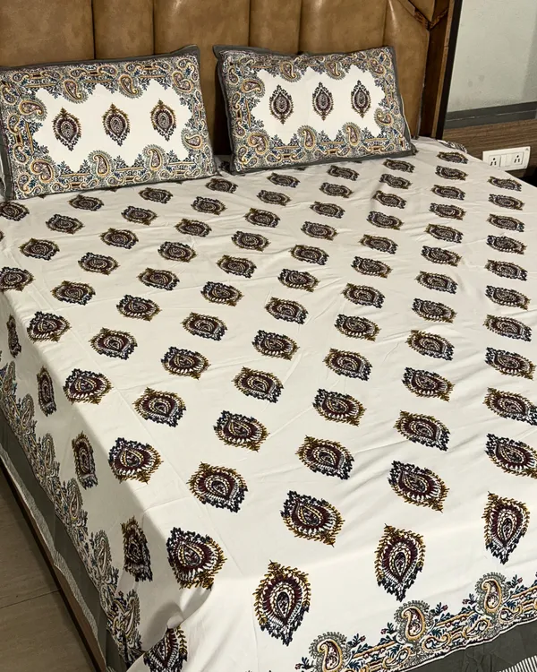 Maharaja_Royal_Paisley_Pure_Cotton_King_Size_Bedsheet_And_Two_Pillow_Covers_(120X120_Inches)