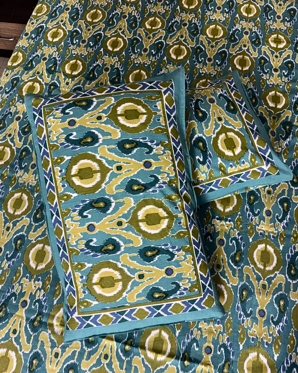 Maharaja_Royal_Ikat_Elegance_Pure_Cotton_King_Size_Bedsheet_And_Two_Pillow_Covers_(120X120_Inches)