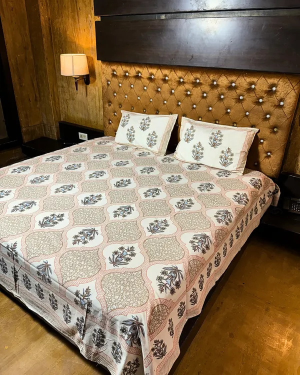 Maharaja_Royal_earthy__beige_Cotton_King_Size_Bedsheet__90x108_Inches