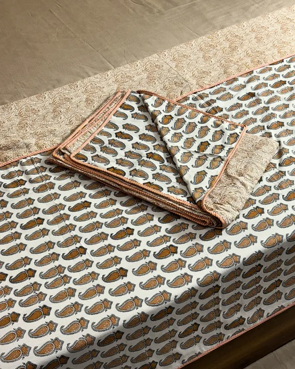 Paisley_Bloom_Cotton_AC_Dohar_for_Single_Bed_–_Reversible_Lightweight_Summer_Blanket_(Pair_Pack)