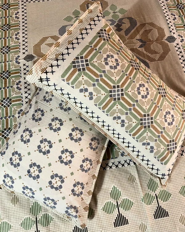 Mario_Print_Pastel_Beige_&_Green_Geometric_Cotton_Bedsheet_With_Pillow_Covers_–_Soft_Breathable_Double_Bed_Sheet_Set_|_Modern_Ethnic_Design
