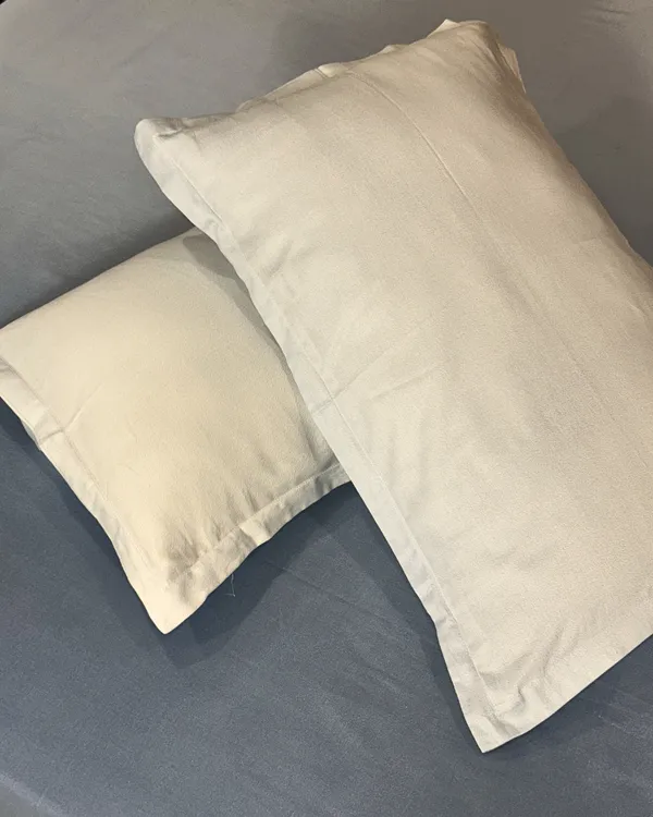 Premium_Light_Blue_Bedsheet_Set_with_2_Pillow_Covers_|_Soft_&_Elegant_Bedding_Set_for_Bedroom