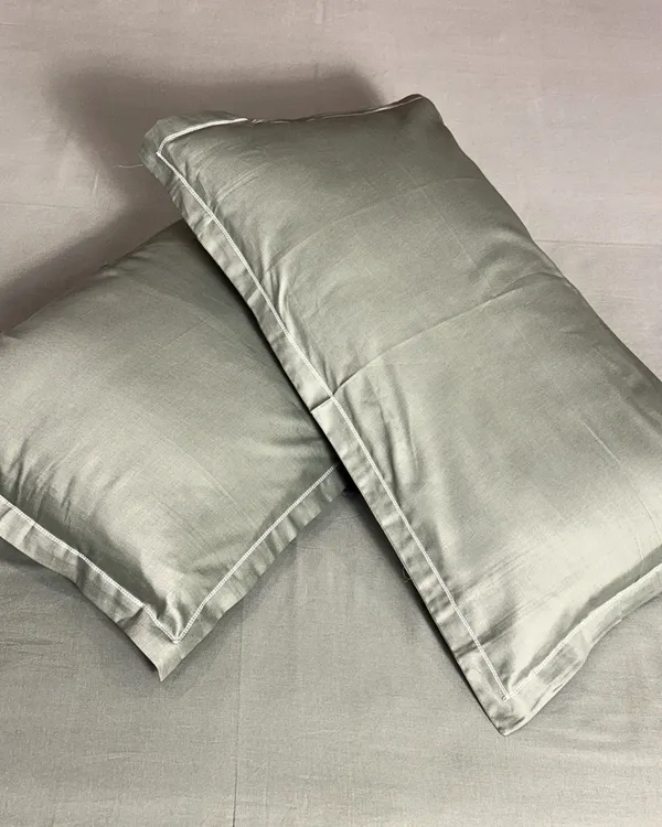 Sage_Green_Premium_Bedsheet_with_2_Pillow_Covers_–_Soft_Solid_Color_Bedding_Set_for_Modern_Bedroom_Décor