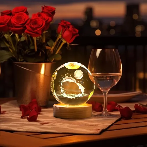 Yellow_Wood_Night_Lamp_(Dolphin)