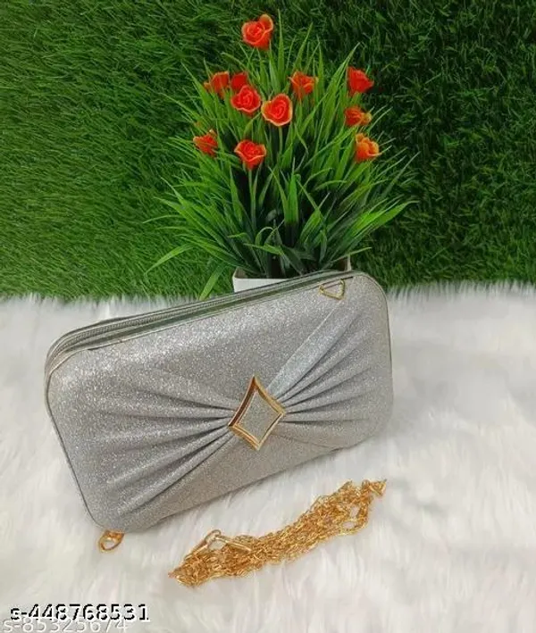 Silver_Polyurethane_Hand_Purse_For_Women