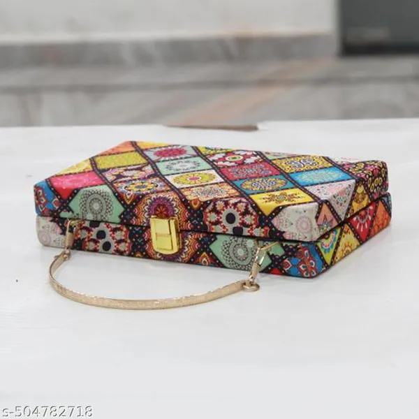 Multicolor_Polyurethane_Clutch_For_Women