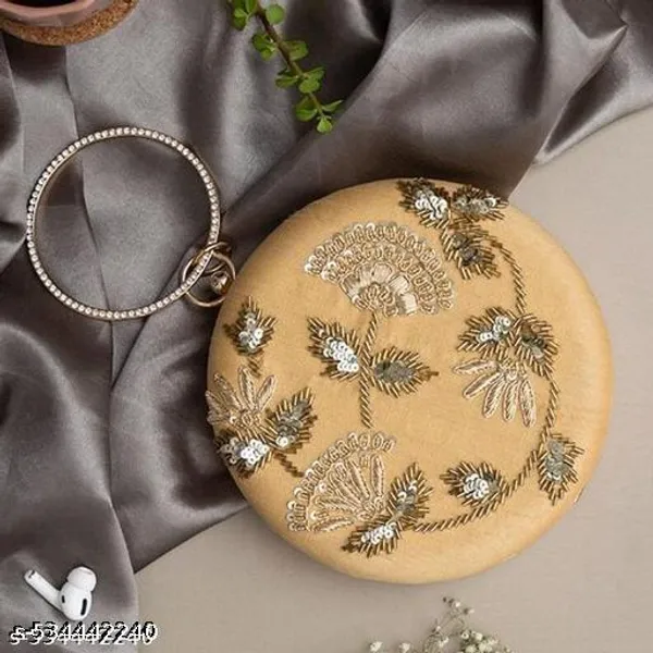 Gold_Polyurethane_Clutch_For_Women
