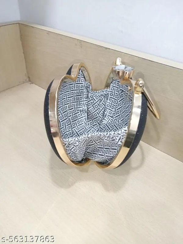 Black_Polyurethane_Clutch_For_Women