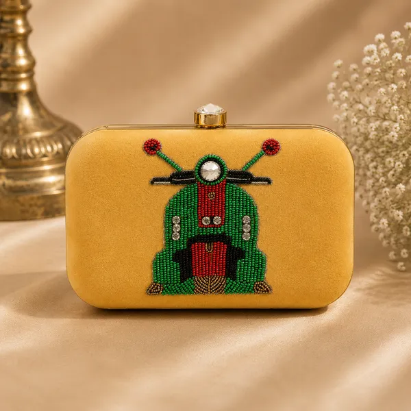 Gold_Polyurethane_Clutch_For_Women