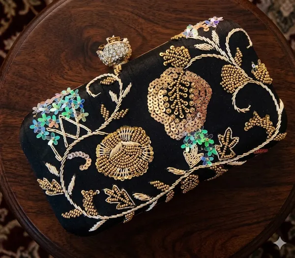 Blue_Velvet_Clutch_For_Women