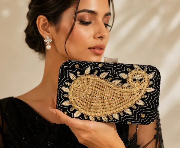 Black_Velvet_Clutch_For_Women