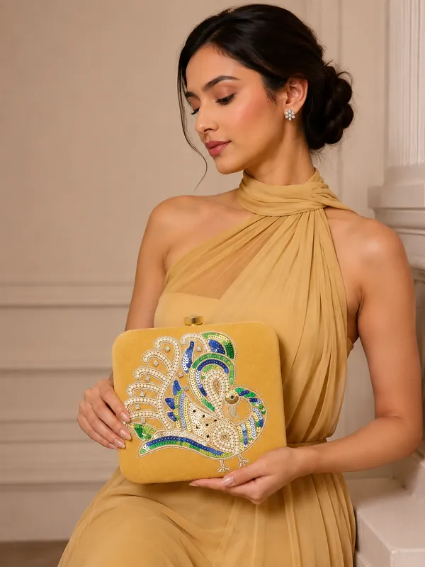 Gold_Polyurethane_Clutch_For_Women