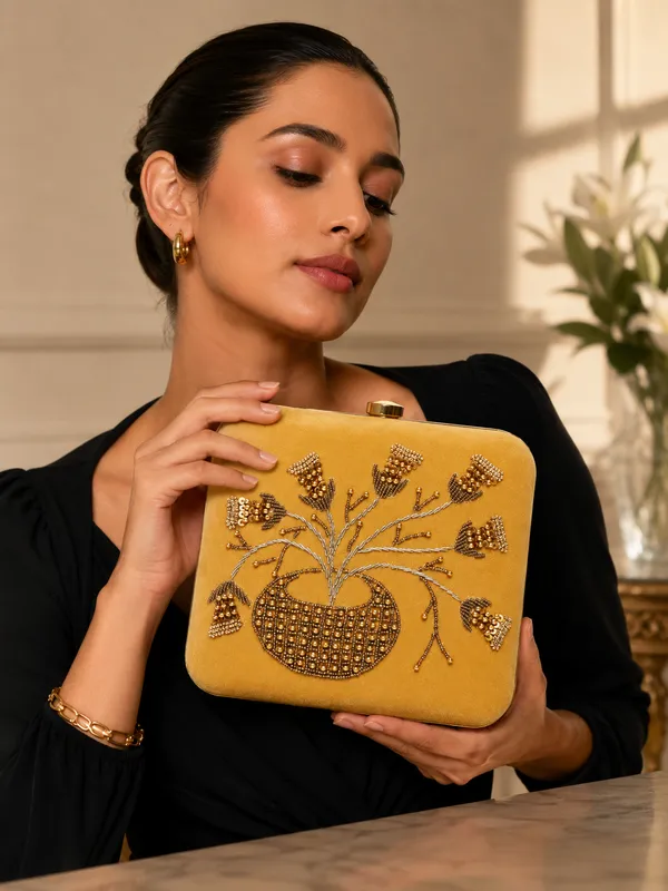 Gold_Velvet_Clutch_For_Women