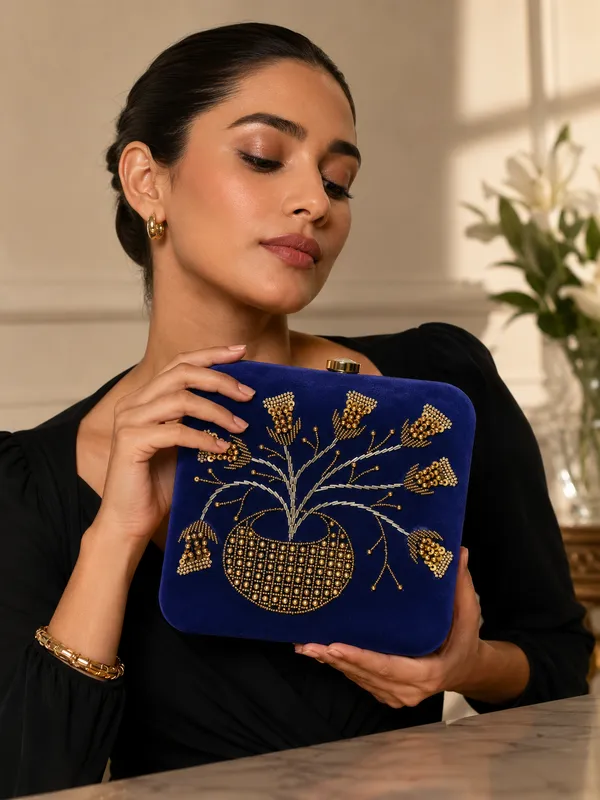 Blue_Polyurethane_Clutch_For_Women