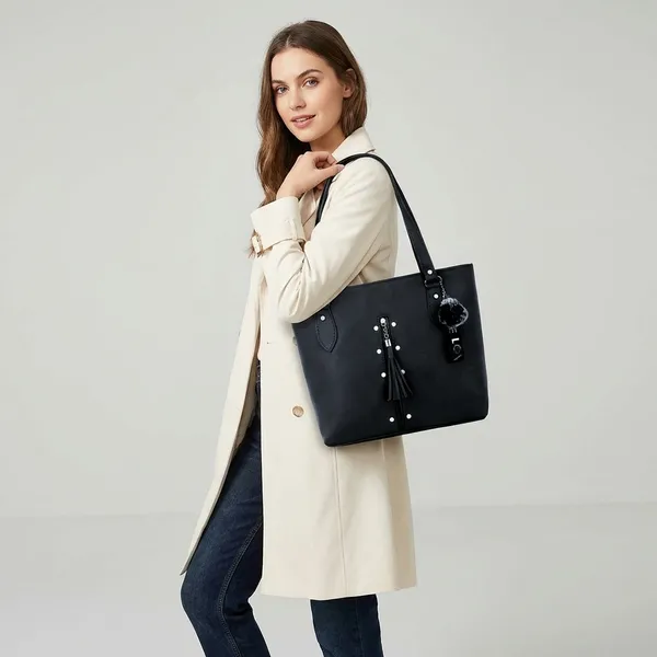 Black_Polyurethane_Handbag_For_Women