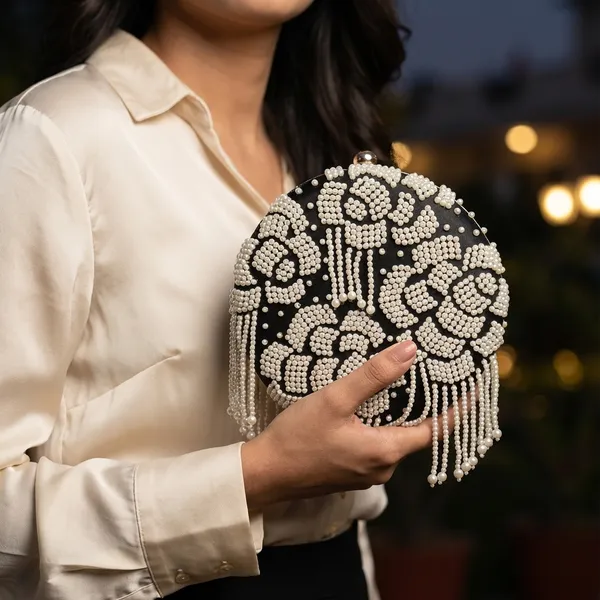 Black_Polyurethane_Clutch_For_Women