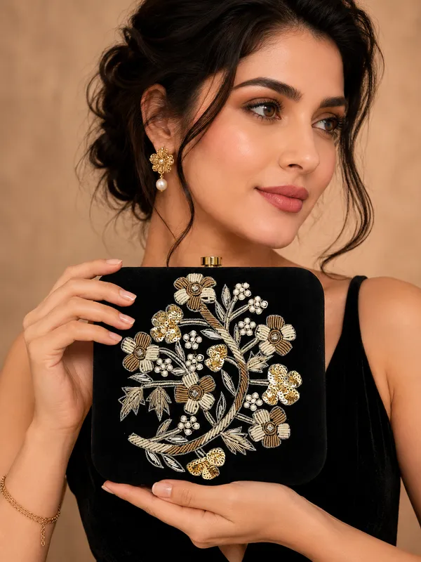 Black_Polyurethane_Clutch_For_Women