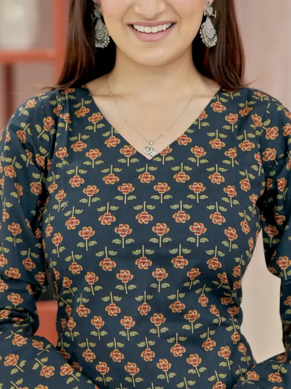 Navy_Blue_Floral_Print_Short_Kurti__For_Women
