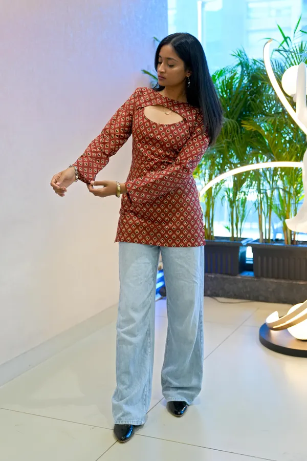 Red_Geometric_Print_Long_Sleeve_Short_Kurti_With_Keyhole_Neckline_For_Women