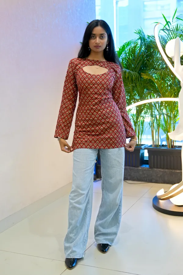 Red_Geometric_Print_Long_Sleeve_Short_Kurti_With_Keyhole_Neckline_For_Women