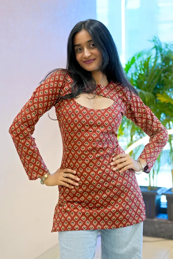 Red_Geometric_Print_Long_Sleeve_Short_Kurti_With_Keyhole_Neckline_For_Women