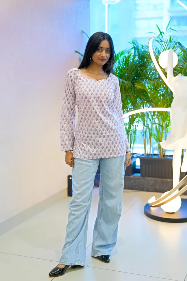White_Block_Print_Cotton_Tunic_Top_With_Long_Sleeves_For_Women