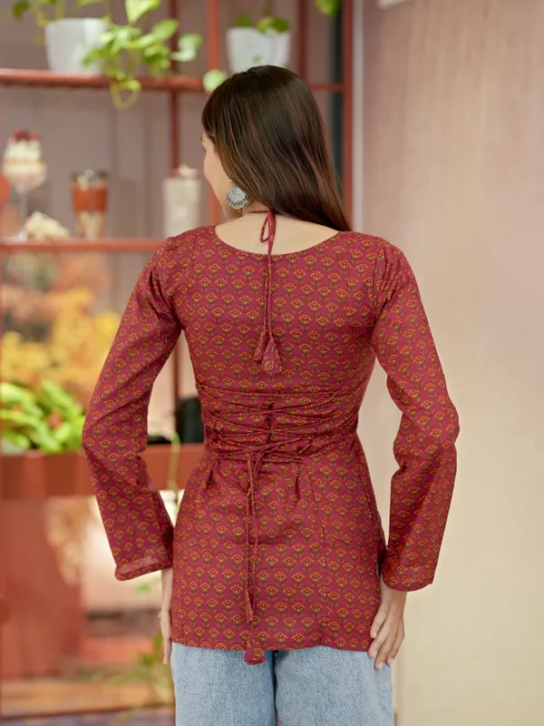 Maroon_Textured_Long_Sleeve_Short_Kurti_With_Corset_Back_For_Women