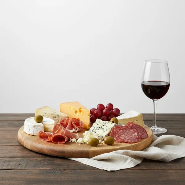Premium_Wooden_Cutting_Board_With_Handle_Multipurpose_Chopping_Board_For_Kitchen
