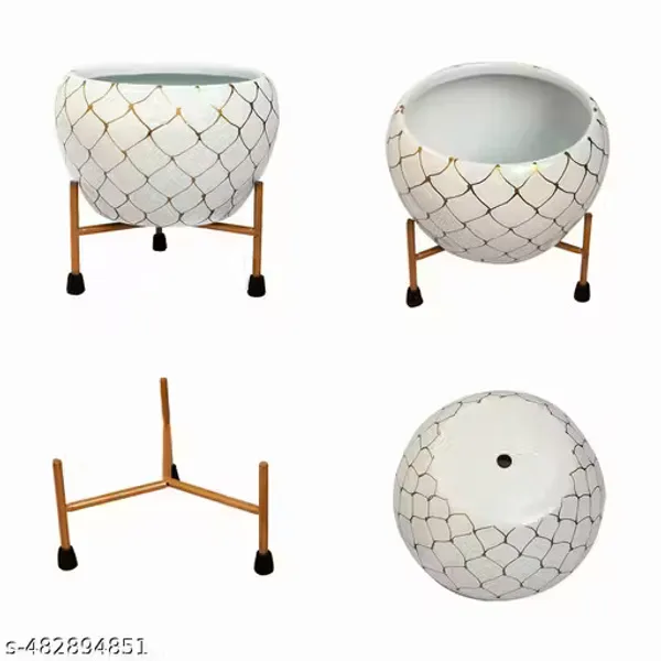 Modern_Geometric_Mesh_Print_Planter_With_Gold_Metal_Stand